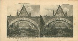 LA GRANDE GUERRE - LE CRIME DE REIMS - LA TOITURE DE LA CATHÉDRALE APRES LE BOMBARDEMENT - Cartes Stéréoscopiques