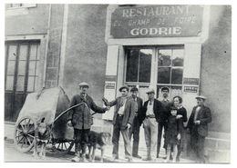 CPM AMICALE PHILATELIQUE BRESSUIRAISE  14è BOURSE         RESTAURANT GODRIE 1930 M. RAMBAUD PORTEUR DE PAIN - Bourses & Salons De Collections