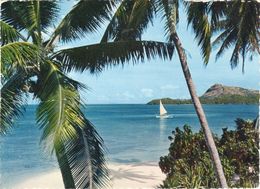 CPSM BORA BORA  Plage De L'Hôtel Avec Voilier - Polynésie Française