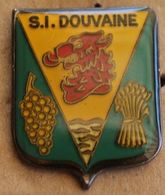 SAPEURS POMPIERS - SERVICE INCENDIE - DOUVAINE - ARMOIRIE - RAISINS - BLES - EPIS - DRAGON   - (26) - Firemen