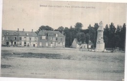 Dépt 41 - DROUÉ - Place Alfred-Boucher (coté Est) - Droue