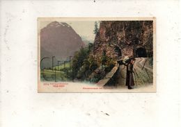 Linthal (Suisse, Glaris) : GP D'une Femme Porteuse Sur La Klausenstrasse En 1905 (animé) PF. - Linthal