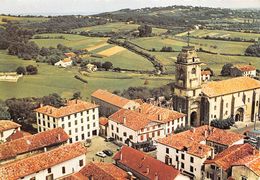 URRUGNE - L'Eglise Et La Place De La Mairie - Urrugne