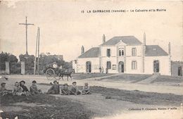 ¤¤    -   LA GARNACHE  -  Le Calvaire Et La Mairie   -  ¤¤ - Other & Unclassified