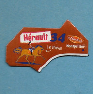 Magnets. Magnets "Le Gaulois" Départements Français. Hérault (34) (le Cheval) - Altri & Non Classificati