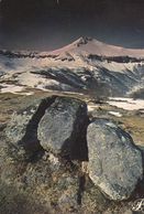 Cpm 10x15. PRESTIGE . CANTAL   N° 15- P31 . Montagnes Enneigées . Gros Rocher Au 1er Plan - Photographs