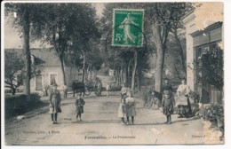 CPA 36 FAVEROLLES La Promenade Animée - Altri & Non Classificati