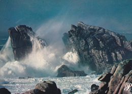 Cpm 10x15. PRESTIGE .BRETAGNE . 359060-P60 . Grosses Vagues Sur Les Rochers - Photographie