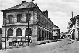 CASTELNAU-MAGNOAC - L'Hôtel De Ville Et La Poste - Collection Sistach Tabac - Castelnau Magnoac