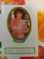 AUTOGRAPHE D'ANN-MARGRET, DÉDICACÉ & AUTHENTIQUE SUR COUP. DE PRESSE COLLÉE SUR PETIT CARTON. BRISTOL (V. Desc.) - Acteurs & Toneelspelers