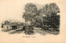 Le Vésinet * La Gare * Arrivée Train Locomotive * Ligne Chemin De Fer Yvelines - Le Vésinet