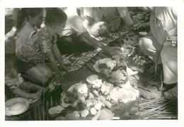 PAPEETE Repas Préparé Par Les éclaireurs ( Posés Par Terre ) 3.7.1958 -  7 Photos Cartonnées  13 X 9 - - Polynésie Française