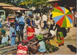 AFRIQUE,GABON,le Marché De Libreville,ancienne Colonie Française,vendeuse,métier - Gabon