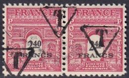 FRANCE - Taxes Préoblitérées - 2 F. 40 En Paire Arc De Triomphe Bicolore Surchargé  Avec 3 T Dans Un Triangle - 1859-1959 Mint/hinged