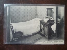 Delcampe - LAMBERSART-LEZ- LILLE  Institution Sainte Odile Une Chambrette De Pensionnaire - Lambersart