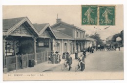 CPA 44 PORNIC La Gare Très Animée - Pornic