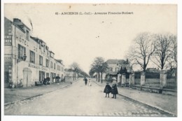 CPA 44 ANCENIS Avenue Francis Robert Hôtel De Bretagne - Ancenis