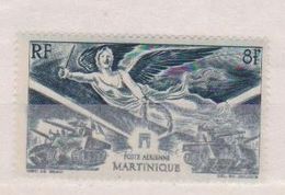 MARTINIQUE    N°  YVERT  :  PA 6 NEUF AVEC CHARNIERES      ( CHARN  03/ 48  ) - Luftpost