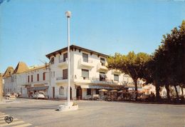 MAUBOURGUET - Le Centre Ville Et Le Rond Point - Maubourguet