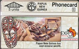 PAPOUASIE-NOUVELLE-GUINEE  -  Phonecards  -  Landis § Gyr - Expo Sevilla 92  -  5 Unités - Papoea-Nieuw-Guinea