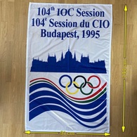 Flag Pennant Banderín ZA000566 - 104th IOC International Olympic Committee Session Budapest Hungary 1995 - Uniformes Recordatorios & Misc