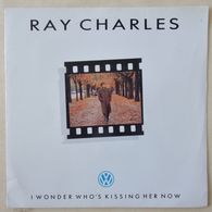 Ray Charles : I Wonder Who's Kissing Her Now - She's On The Ball SP 45 - Blues