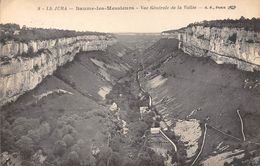 Baume-les-Messieurs         39      Vue  Générale De La Vallée       (voir Scan) - Baume-les-Messieurs