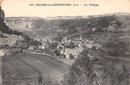 Baume-les-Messieurs         39      Le Village      (voir Scan) - Baume-les-Messieurs