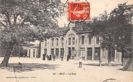 Dole         39        Extérieur De La Gare          (voir Scan) - Dole