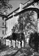 TOURNAY - Abbaye Notre-Dame - L'abside De L'église, Les élèves De L'école Monastique - Photo Alix, Bagnères-de-Bigorre - Tournay