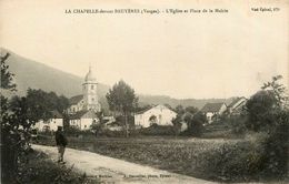 La Chapelle Devant Bruyères * L'église Du Village Et La Place De La Mairie * Route - Autres & Non Classés