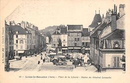 Lons Le Saunier         39      Place De La Liberté  Statue  Du Général Lecourbe    ( Voir Scan) - Lons Le Saunier