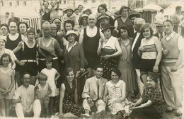 Trouville * 2 Cartes Photo * Baigneurs * Groupe Sur La Plage - Trouville