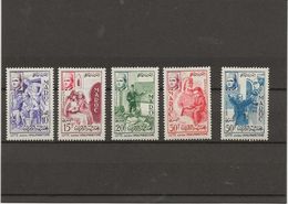 MAROC - TIMBRES N° 369 A 373 NEUF INFIME CHARNIERE -ANNEE 1956 -COTE : 27 € - Neufs