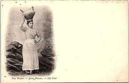 FOLKLORE --  Pays Basque  Jeune Femme - Costumes