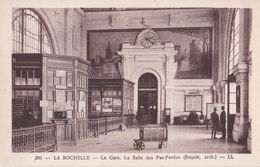 M   201 LA ROCHELLE                             La Gare                  La Salle Des Pas Perdus - La Rochelle