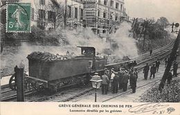 Thème Grève.  Paris. Grève Générale Des Chemins De Fer   .Locomotive Déraillée Par Les Grévistes  ( Voir Scan) - Staking