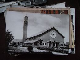 Nederland Holland Pays Bas Barneveld Met Gereformeerde Kerk Oude Auto - Barneveld