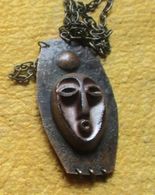 Talisman Van De Lega In Congo Gemaakt Koper / Amulette Des Lega Du Congo En Cuivre - Art Africain