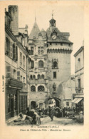 Loches * Place De L'hôtel De Ville * Marché Au Beurre * Pharmacie De 1ère Classe - Loches