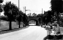 étréchy * Le Pont Royal * Une Rue Du Village - Etrechy