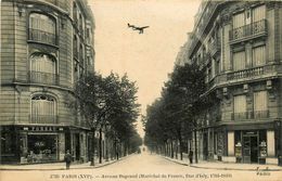 Paris * 16 ème * Avenue Bugeaud * Pharmacie A.GUERIN * Fleuriste FOREAU * Avion - Paris (16)