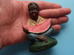 Colored BOY With MELON / MELOEN ** R A R E ** CAST IRON FONTE GIETIJZER ( +/- 720 Gr. / H. 9,5 Cm. ) See SCANS ! - Ferronnerie