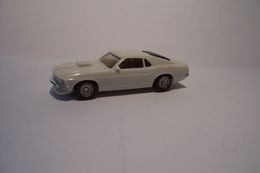 MODELE  REDUIT  AUTOMOBILE  - MONOGRAM  MODELS  INC 1988 - Massstab 1:87