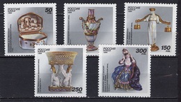 Russie - Russia - Russland 1994 Y&T N°6086 à 6090 - Michel N°397 à 401 *** - Porcelaines  De Saint Pertersbourg - Nuovi