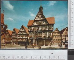 Bad Urach Marktbrunnen Und Rathaus  Ungelaufen ( AK 883 )  Günstige Versandkosten - Bad Urach