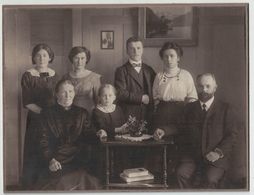 Schweiz - Suisse - Familie Furrer Mit Den Zwei Töchten - Identified Persons