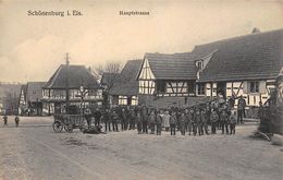 Schönenburg    67         Un Groupe à L'intérieur Du Village. Charrette Tirée Par Des Chiens        (voir Scan) - Sonstige & Ohne Zuordnung