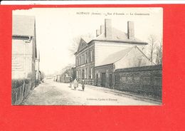 80 HORNOY Le BOURG Cpa Animée GENDARMERIe Rue D ' Aumale     Ediit Lefebvre - Hornoy Le Bourg