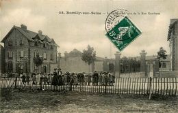 Romilly Sur Seine * Le Groupe Scolaire De La  Rue Gambetta * école * Groupe D'enfants - Romilly-sur-Seine